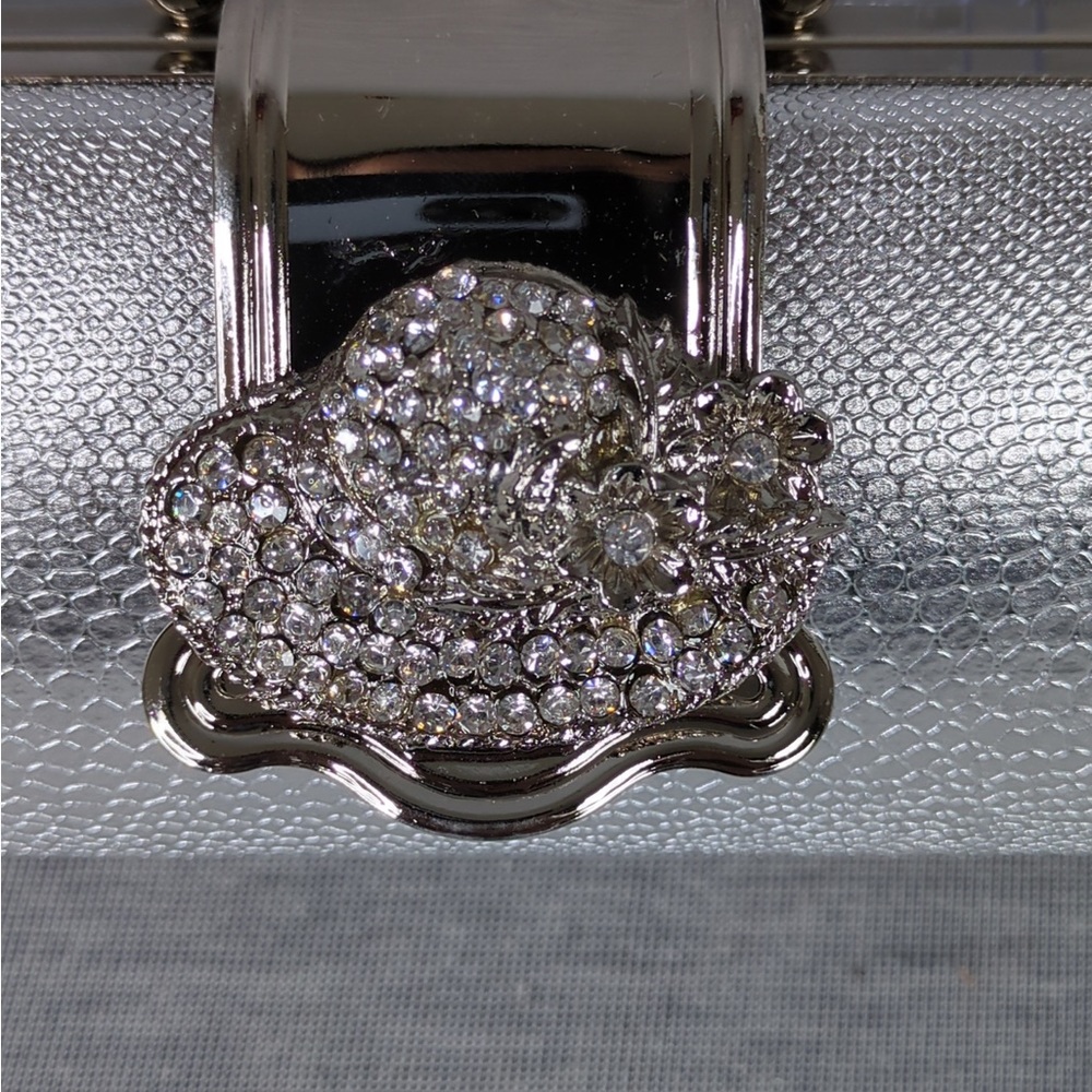 Two Pieces of Metallic Tone Clutches - Picture 13 of 16